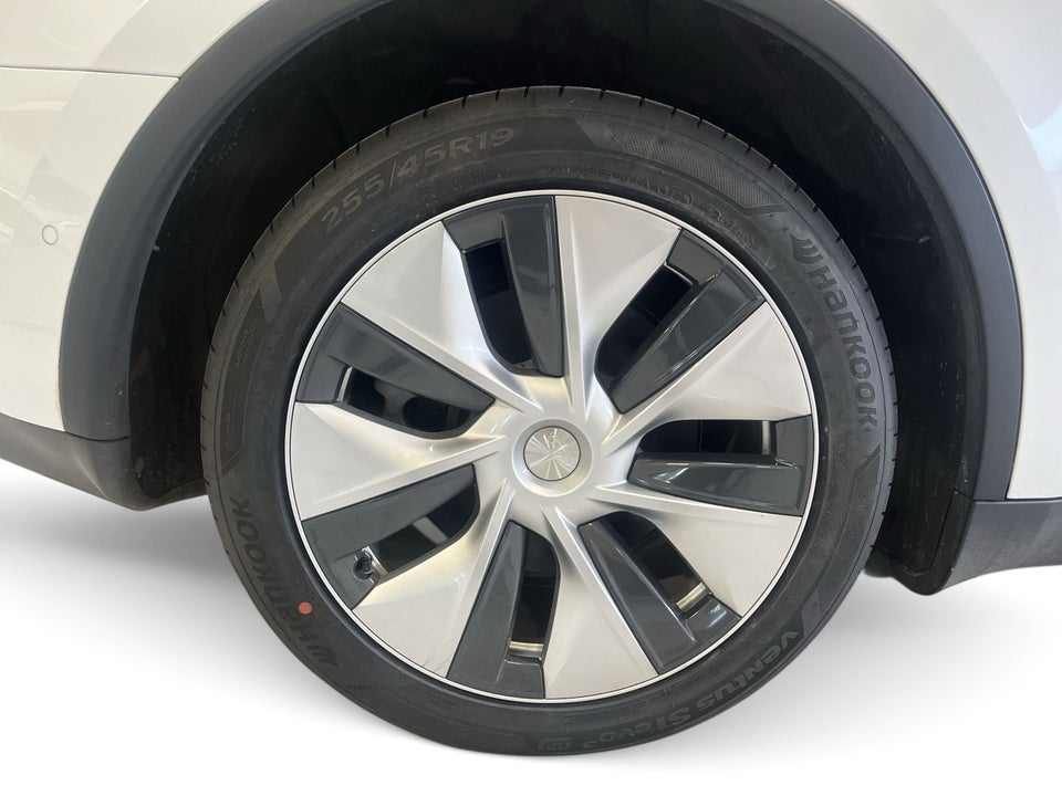 Tesla Model Y Long Range AWD 5d