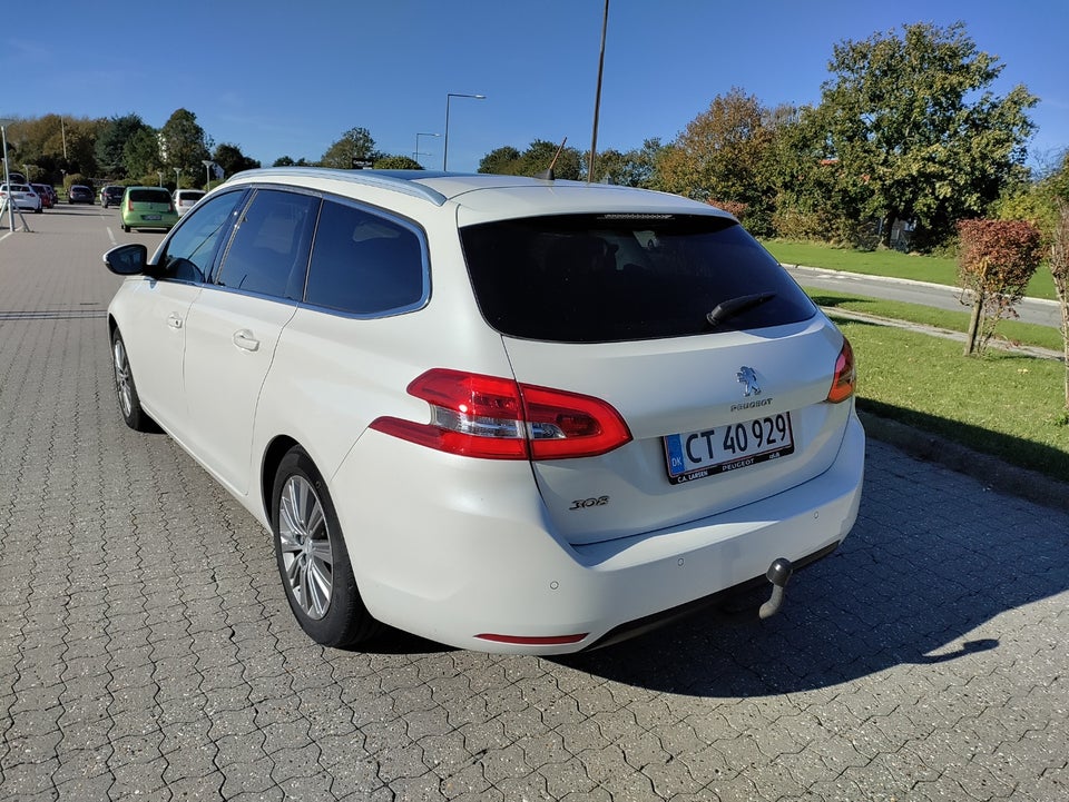 Peugeot 308 1,5 BlueHDi 130 Allure Sky SW 5d