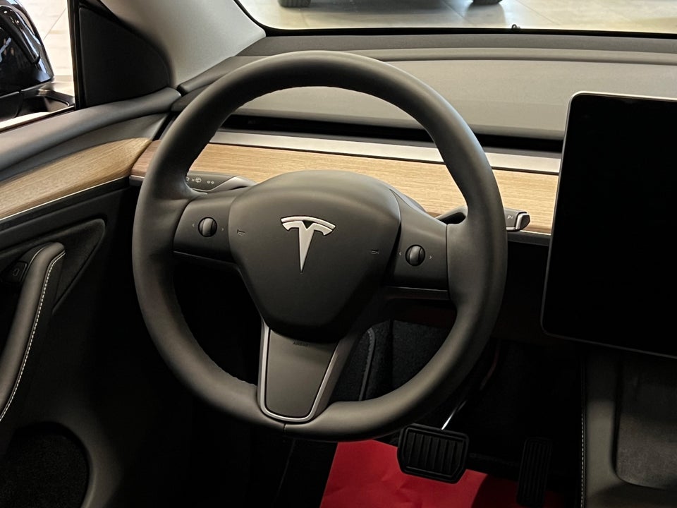 Tesla Model Y Long Range RWD 5d