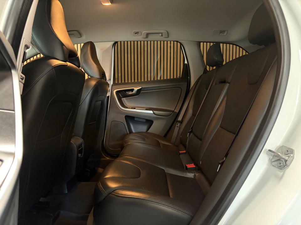 Volvo XC60 2,0 D4 190 Summum aut. 5d