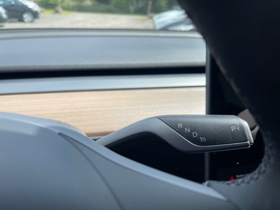 Tesla Model 3 Long Range AWD 4d