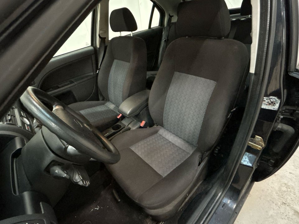 Ford Mondeo 1,8 Ambiente 110 5d