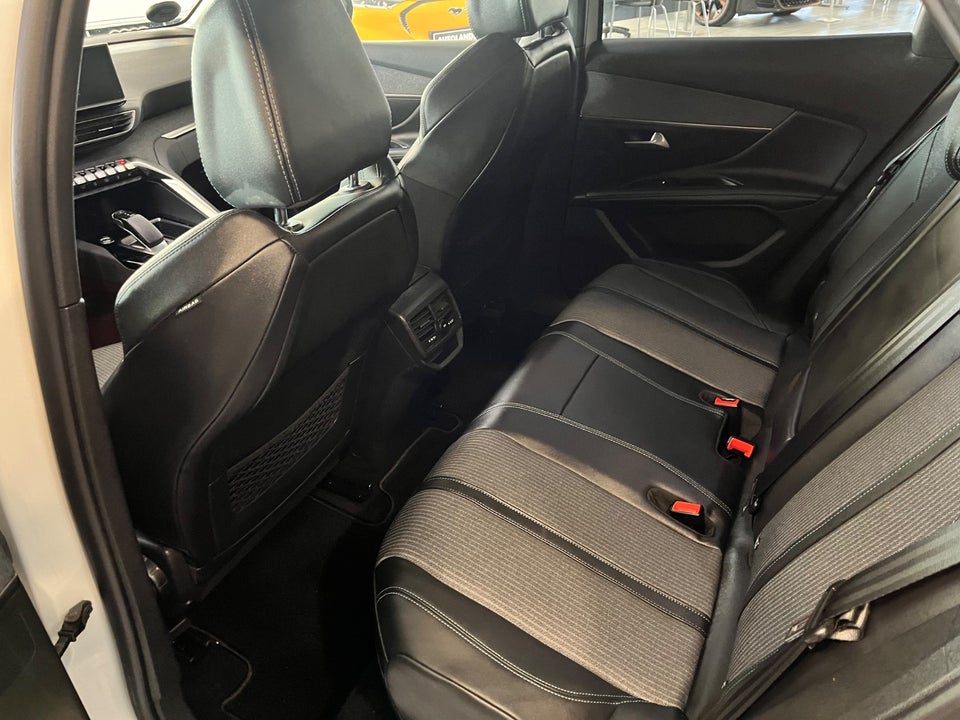 Peugeot 3008 1,6 Hybrid Allure Pack EAT8 5d