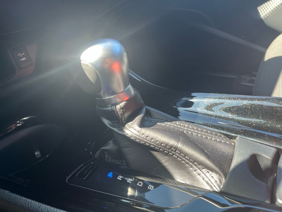 Toyota C-HR 1,8 Hybrid Premium Selected CVT 5d