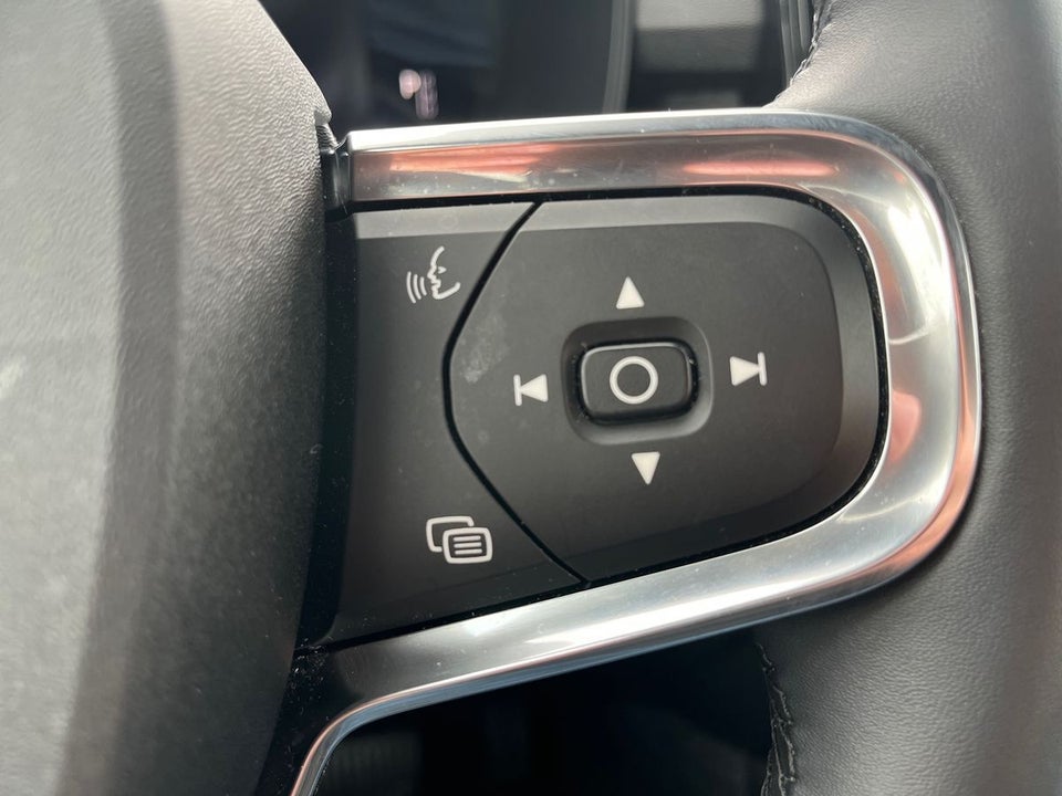 Volvo XC40 ReCharge Extended Range Plus 5d