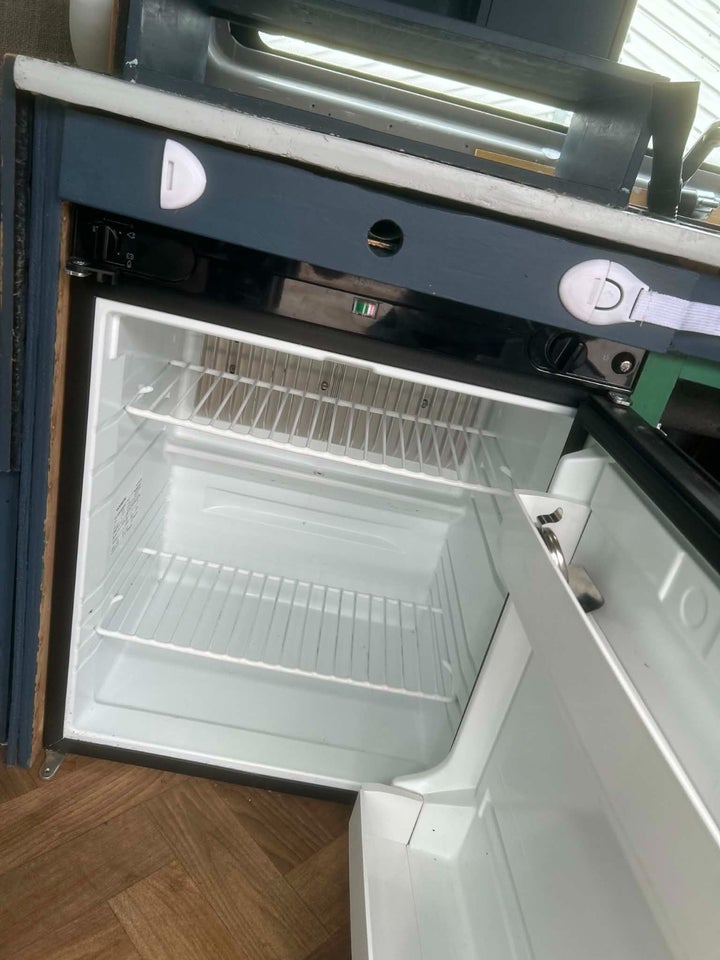 VW Transporter 2,5 TDi 102 Kombi 4d