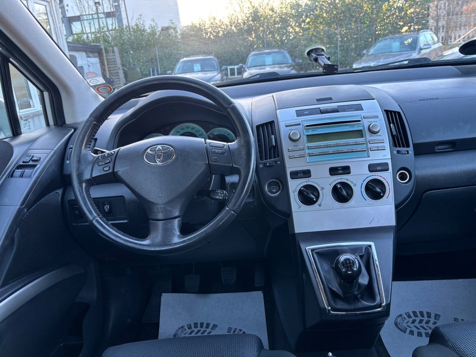 Toyota Verso 1,8 Terra 7prs 5d
