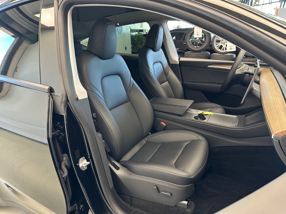 Tesla Model Y RWD 5d
