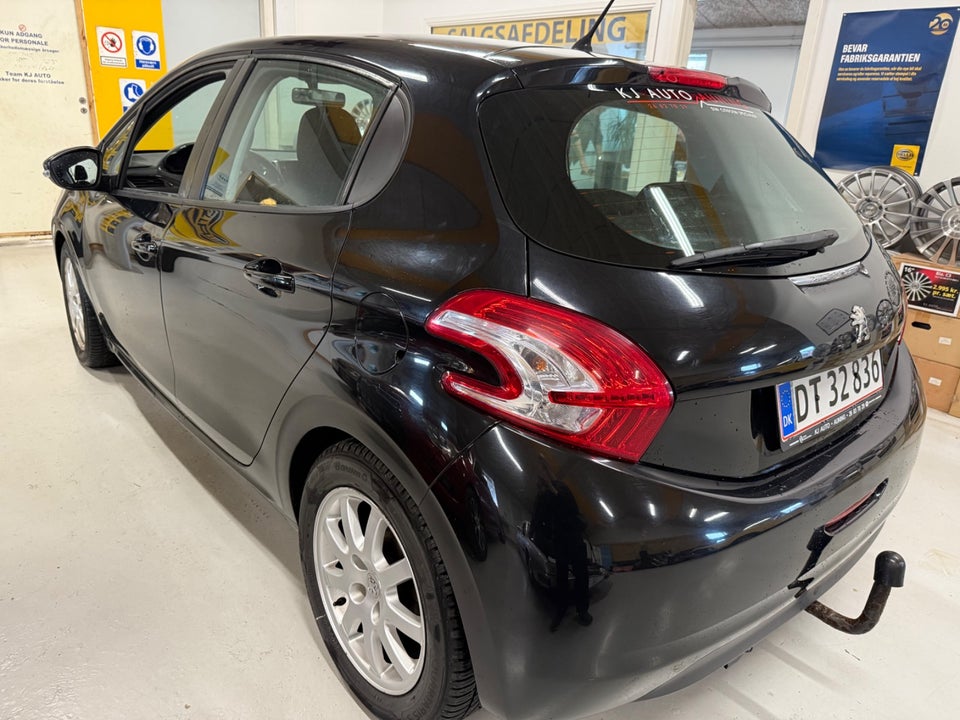 Peugeot 208 1,4 HDi 68 Access 5d