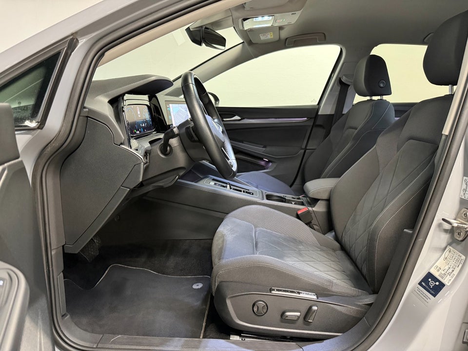 VW Golf VIII 2,0 TDi 150 Style DSG 5d