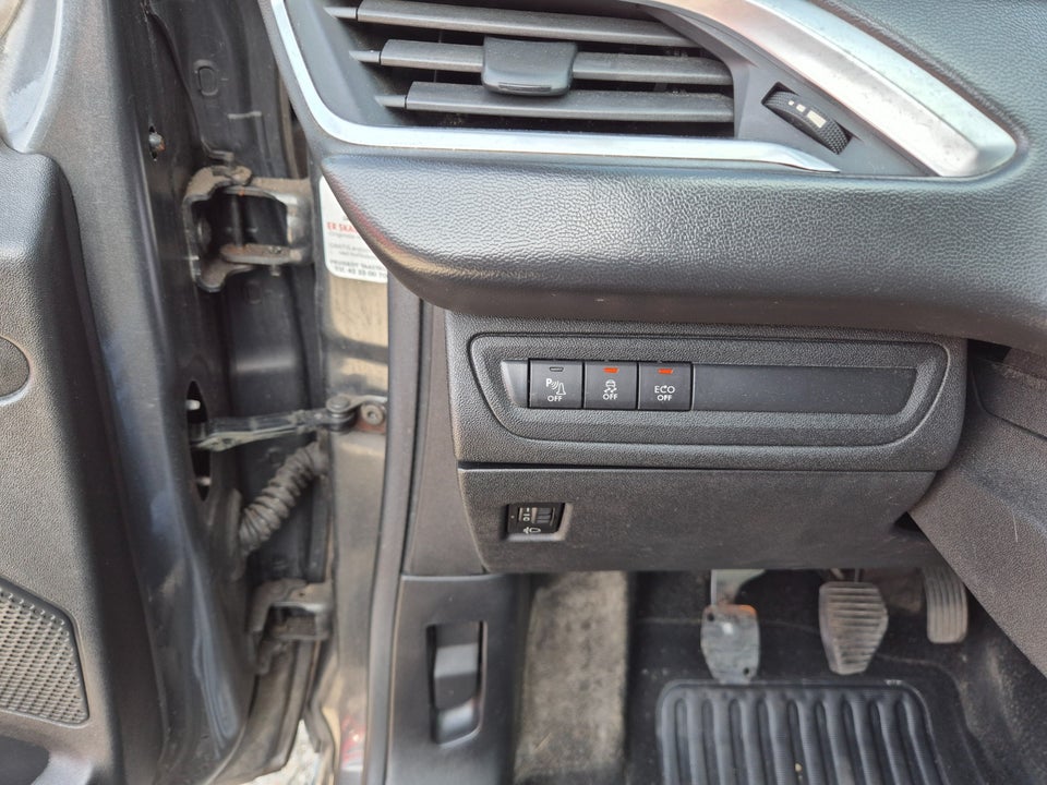 Peugeot 208 1,6 e-HDi 92 Active 5d