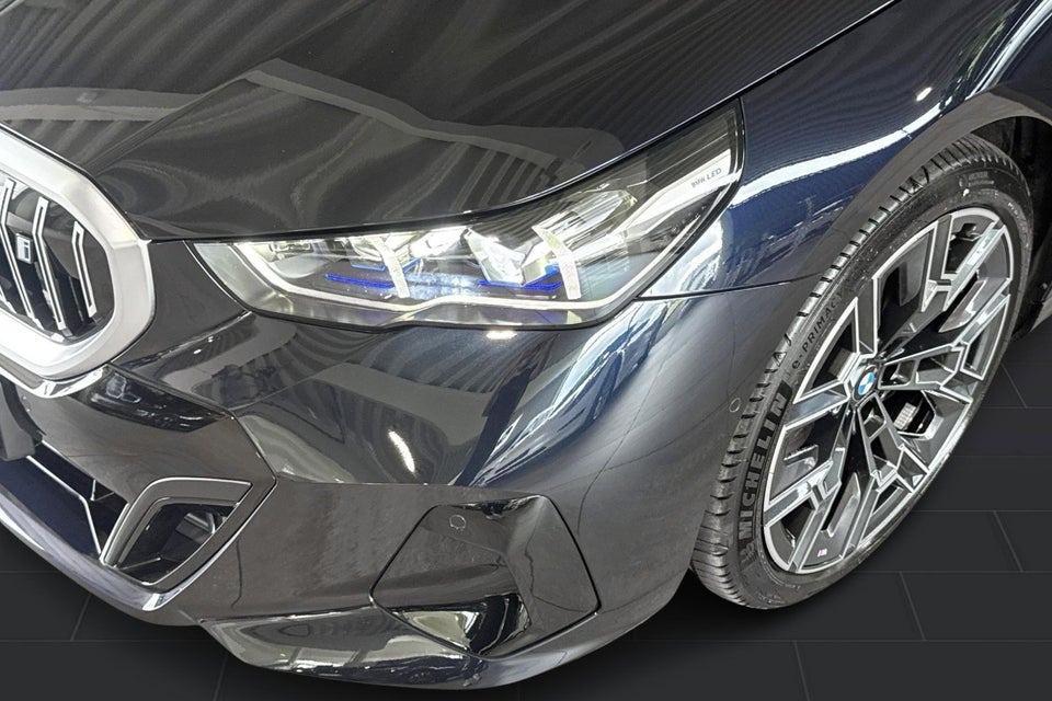 BMW i5 eDrive40 Fully Charged M-Sport 4d