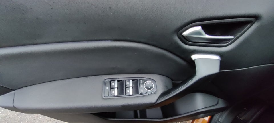 Renault Captur 1,6 E-Tech Intens 5d