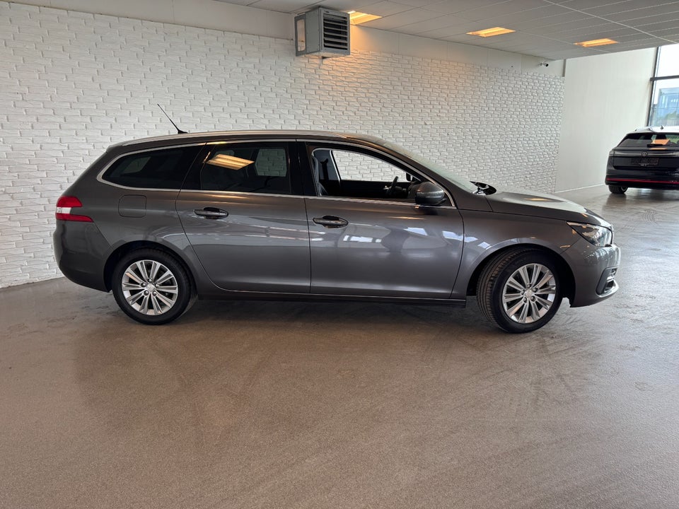 Peugeot 308 1,2 PureTech 130 Infinity SW 5d