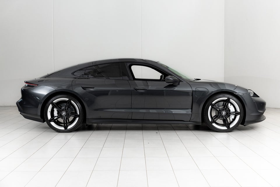 Porsche Taycan Performance+ 4d