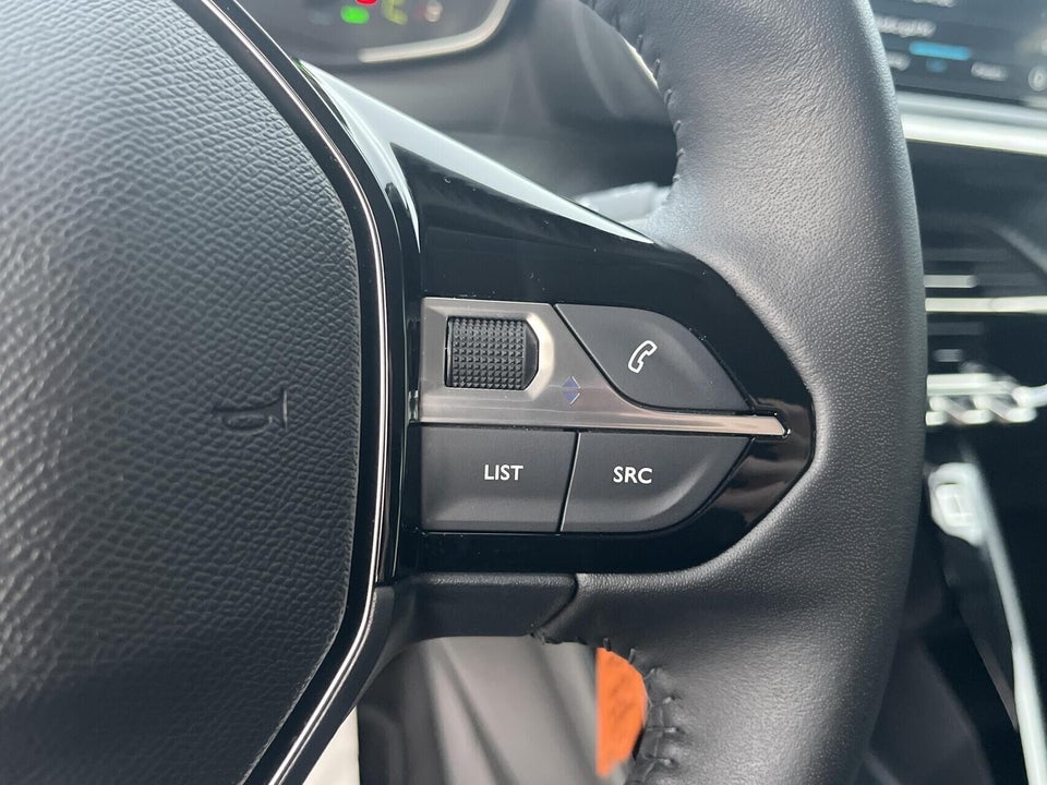 Peugeot e-208 50 Style 5d