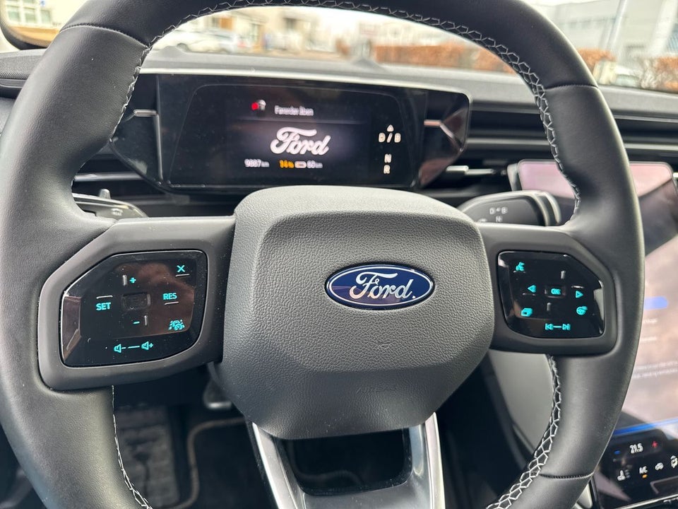 Ford Explorer 79 Select Extended Range AWD 5d