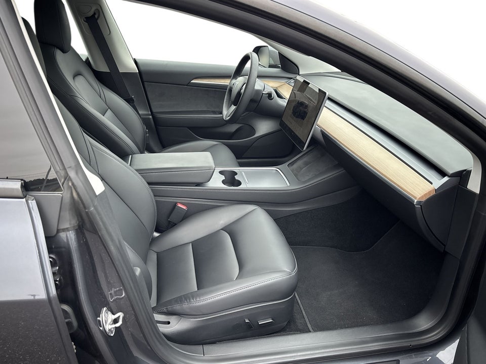 Tesla Model 3 RWD 4d