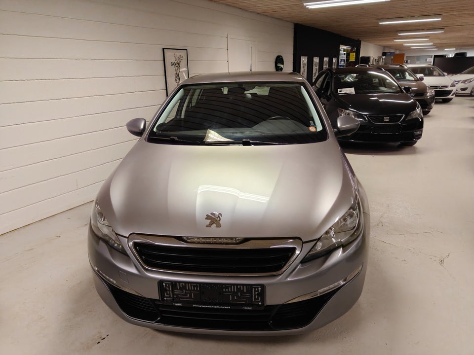 Peugeot 308 1,6 e-HDi 116 Active 5d