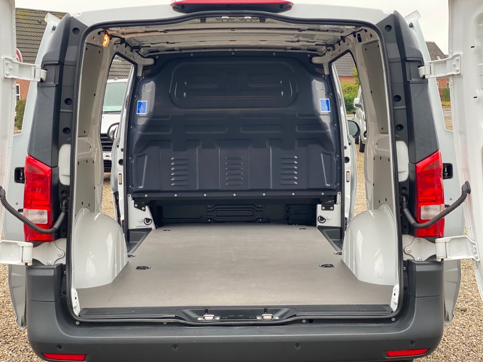 Mercedes Vito 119 2,0 CDi Kassevogn aut. L RWD