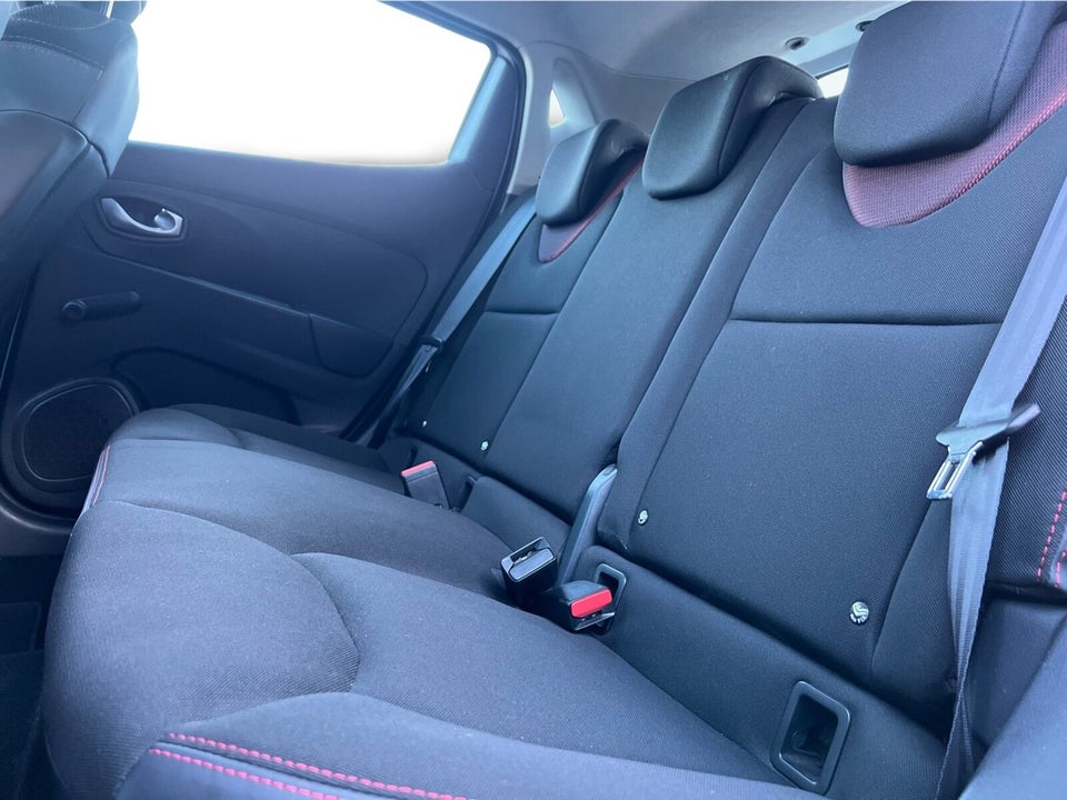 Renault Clio IV 1,2 16V Authentique 5d