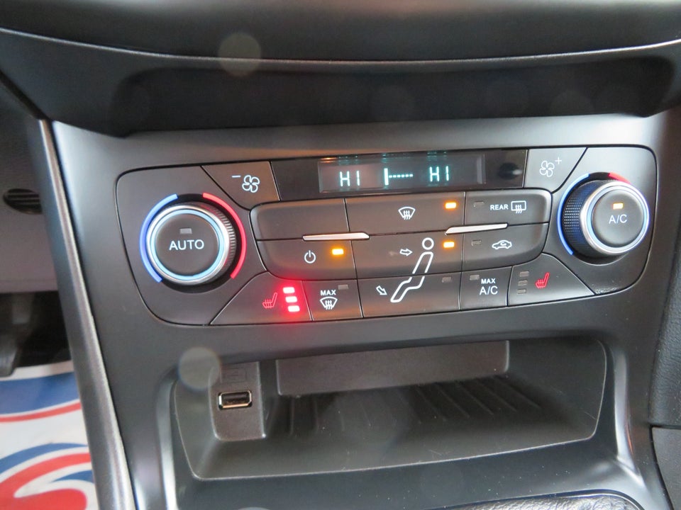 Ford Focus 1,0 SCTi 125 Business stc. 5d