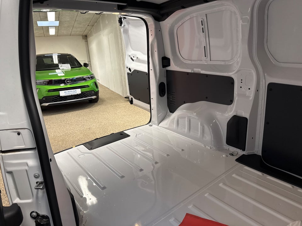 Peugeot e-Expert 50 L2 Plus Van