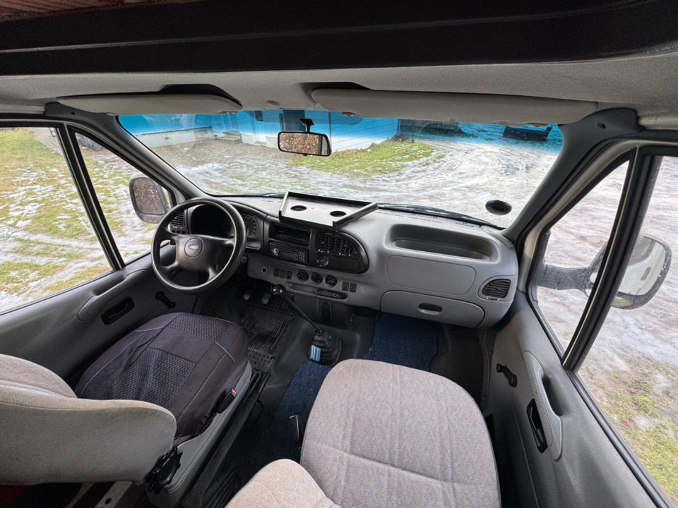 Ford Transit 100L 2,5 D 5d