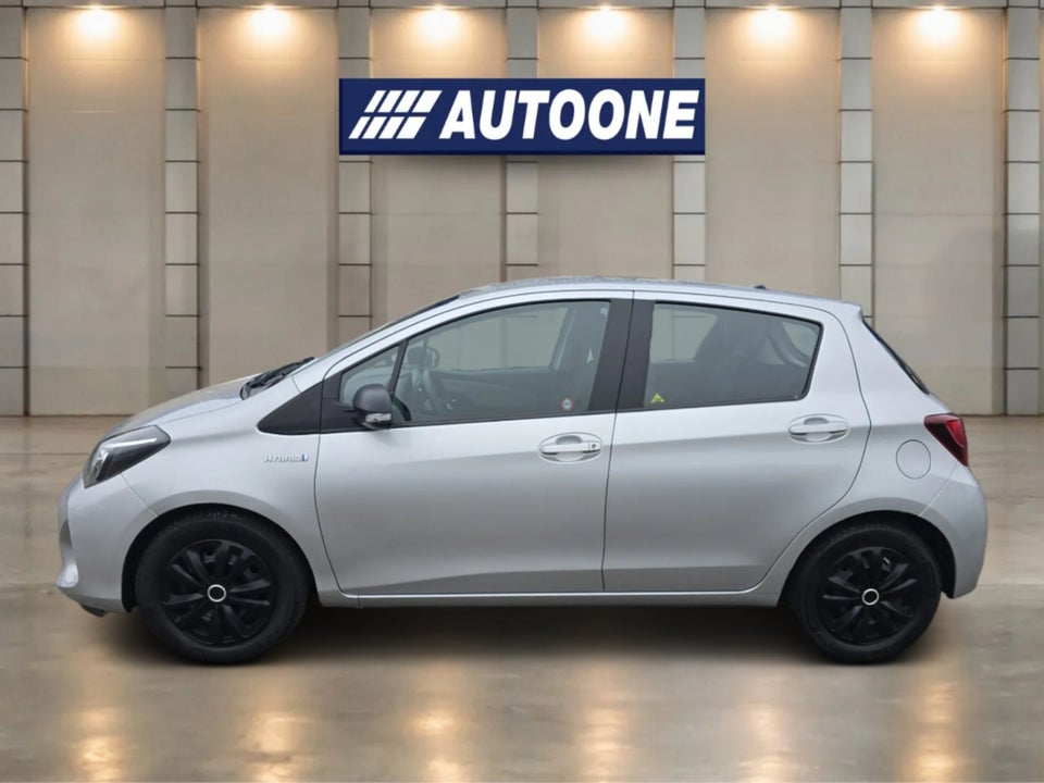 Toyota Yaris 1,5 Hybrid H1 e-CVT 5d