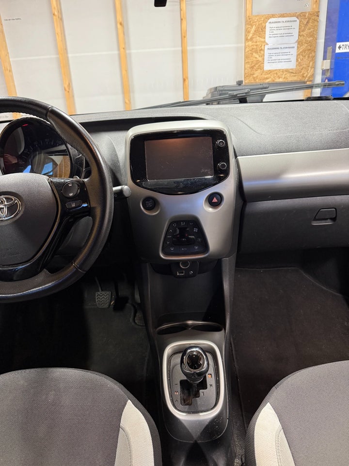 Toyota Aygo 1,0 VVT-i x-change x-shift 5d