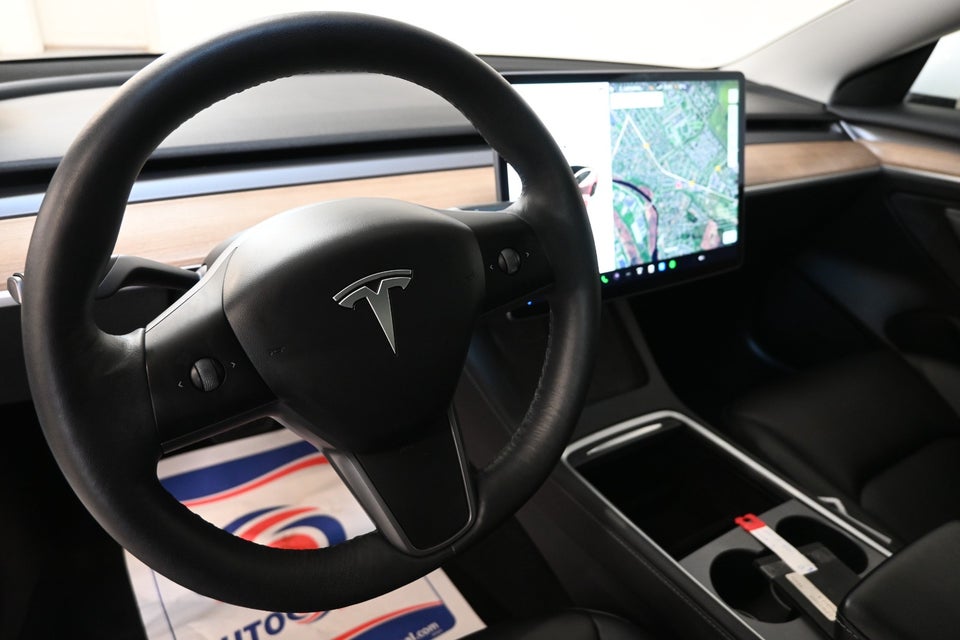 Tesla Model 3 Standard Range+ RWD 4d