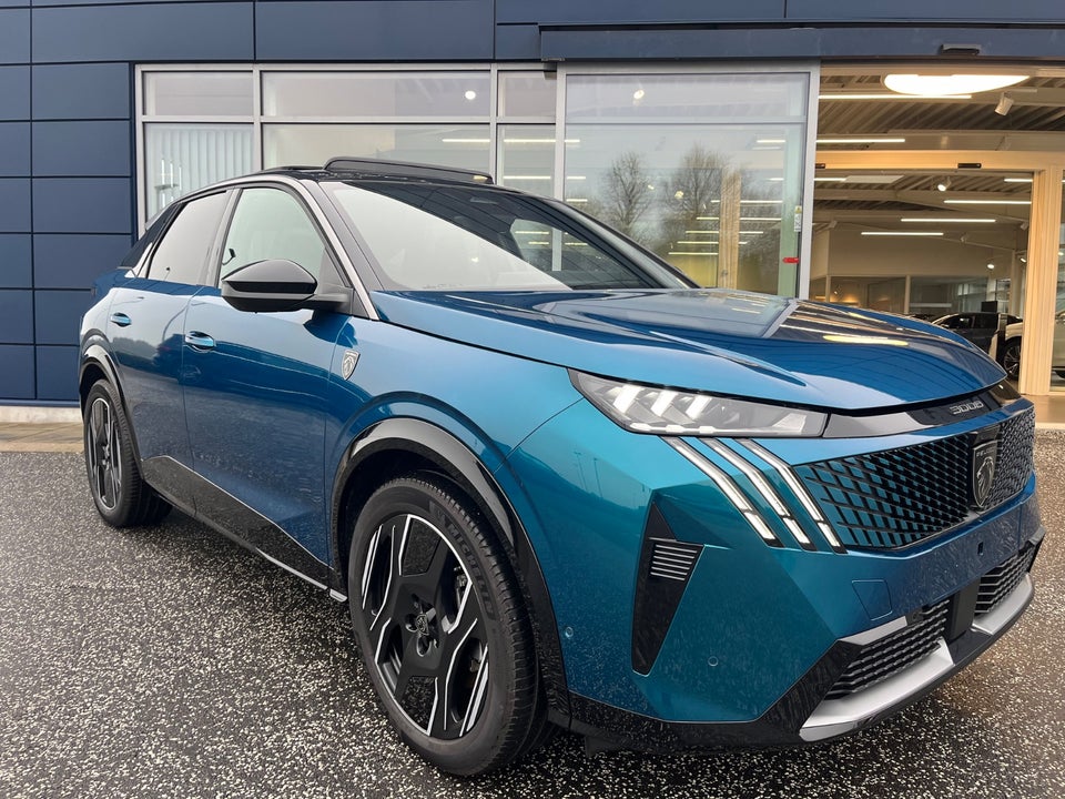 Peugeot e-3008 77 GT Pack 5d