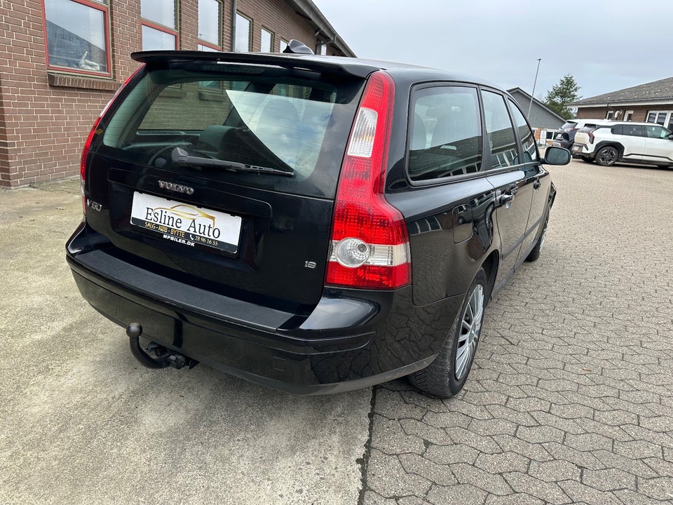 Volvo V50 1,8 Momentum 5d