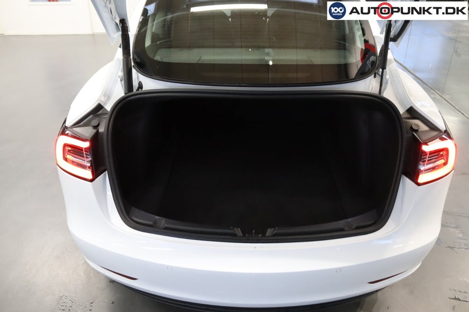 Tesla Model 3 Long Range AWD 4d