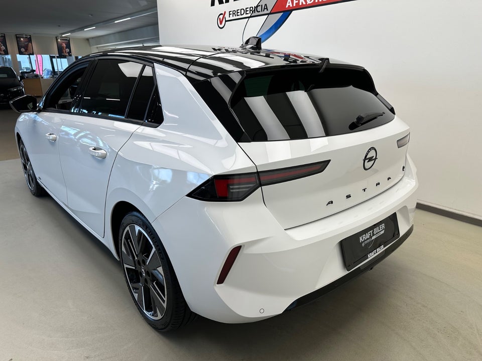 Opel Astra-e 54 Ultimate 5d