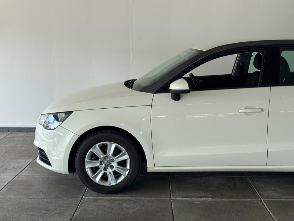 Audi A1 1,4 TFSi 122 Attraction Sportback 5d