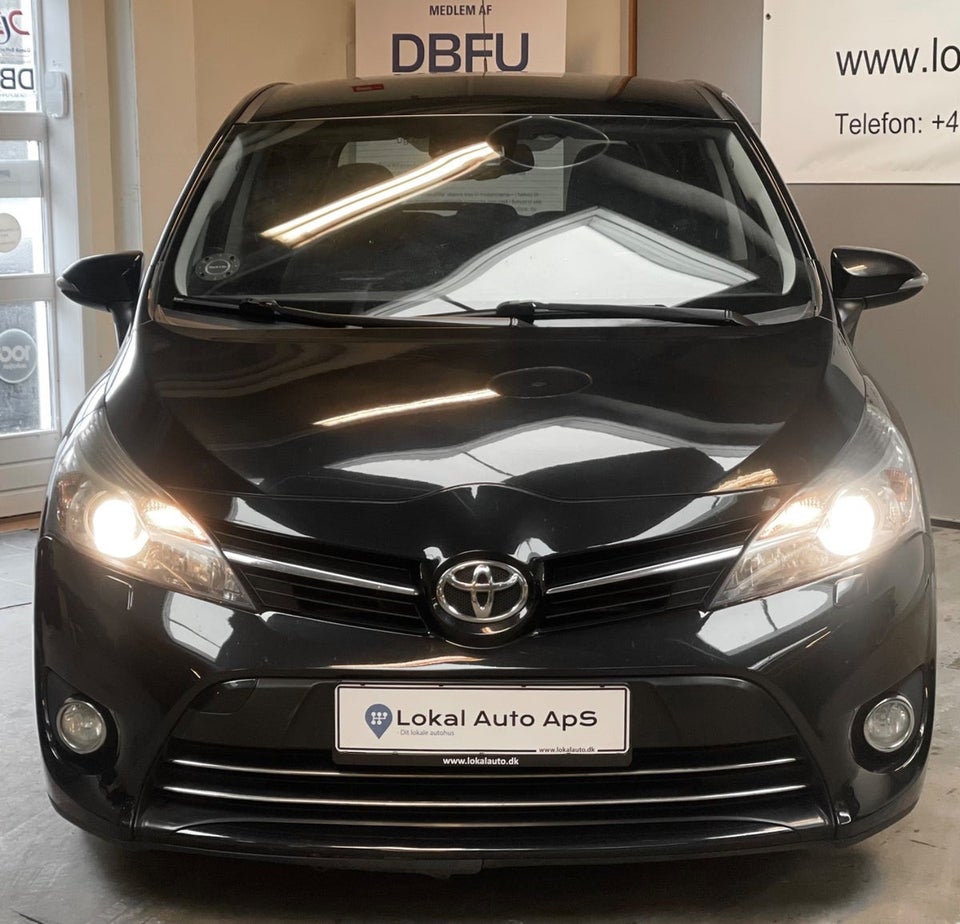 Toyota Verso 1,6 D-4D T2 Premium Skyview 5d