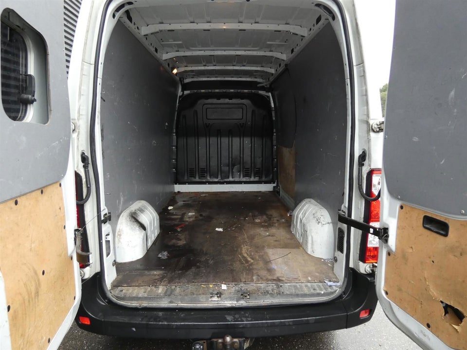 Renault Master III T35 2,3 dCi 145 L2H2 Kassevogn