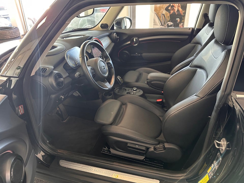 MINI Cooper SE Maximise 3d