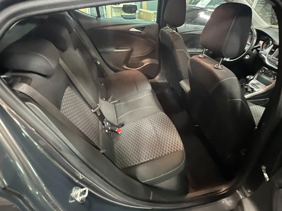 Opel Astra 1,6 CDTi 110 Enjoy 5d