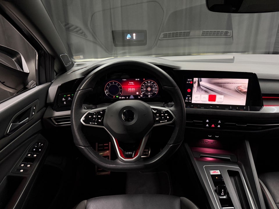 VW Golf VIII 2,0 GTi DSG 5d