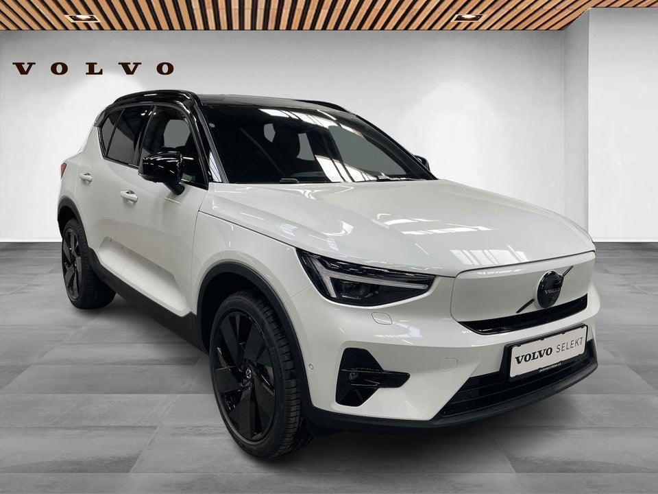 Volvo EX40 Extended Range Black Edition 5d