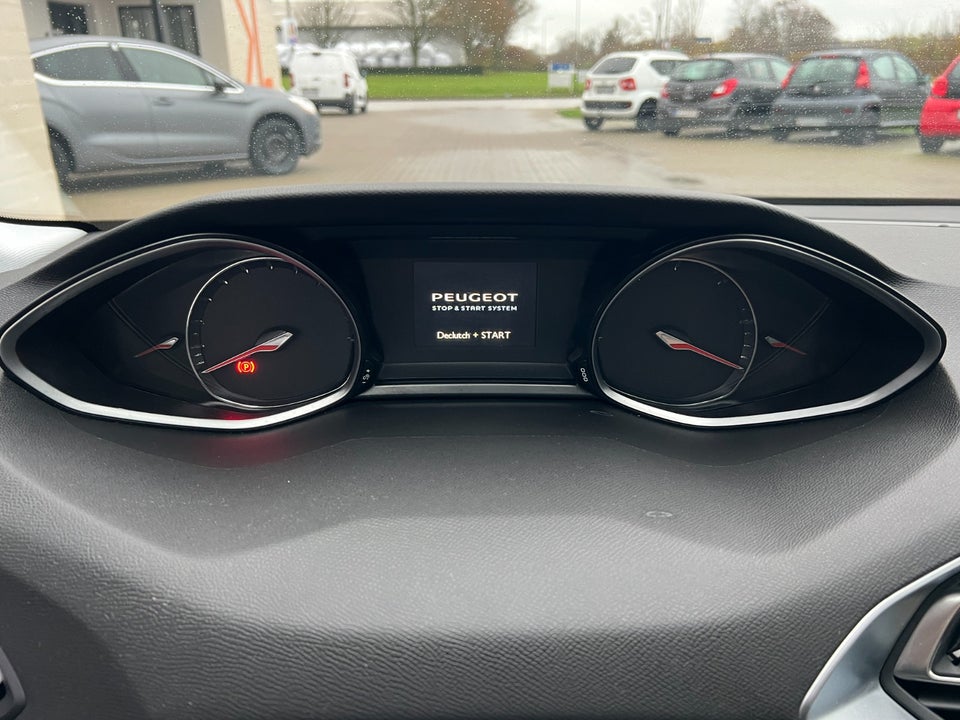 Peugeot 308 1,5 BlueHDi 130 Allure Sky SW 5d