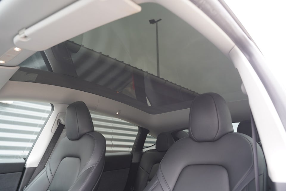 Tesla Model Y Long Range AWD 5d