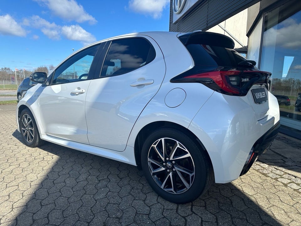 Toyota Yaris 1,5 Hybrid H3 Style e-CVT 5d