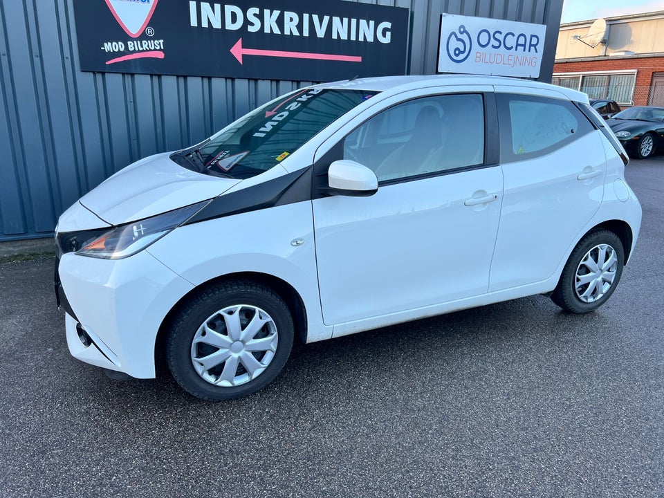 Toyota Aygo 1,0 VVT-i x-play 5d