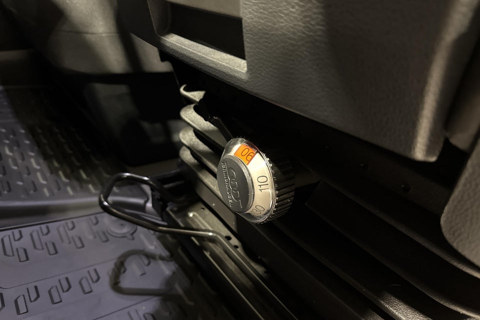 VW Crafter 35 2,0 TDi 177 Kassevogn L3H3 aut.