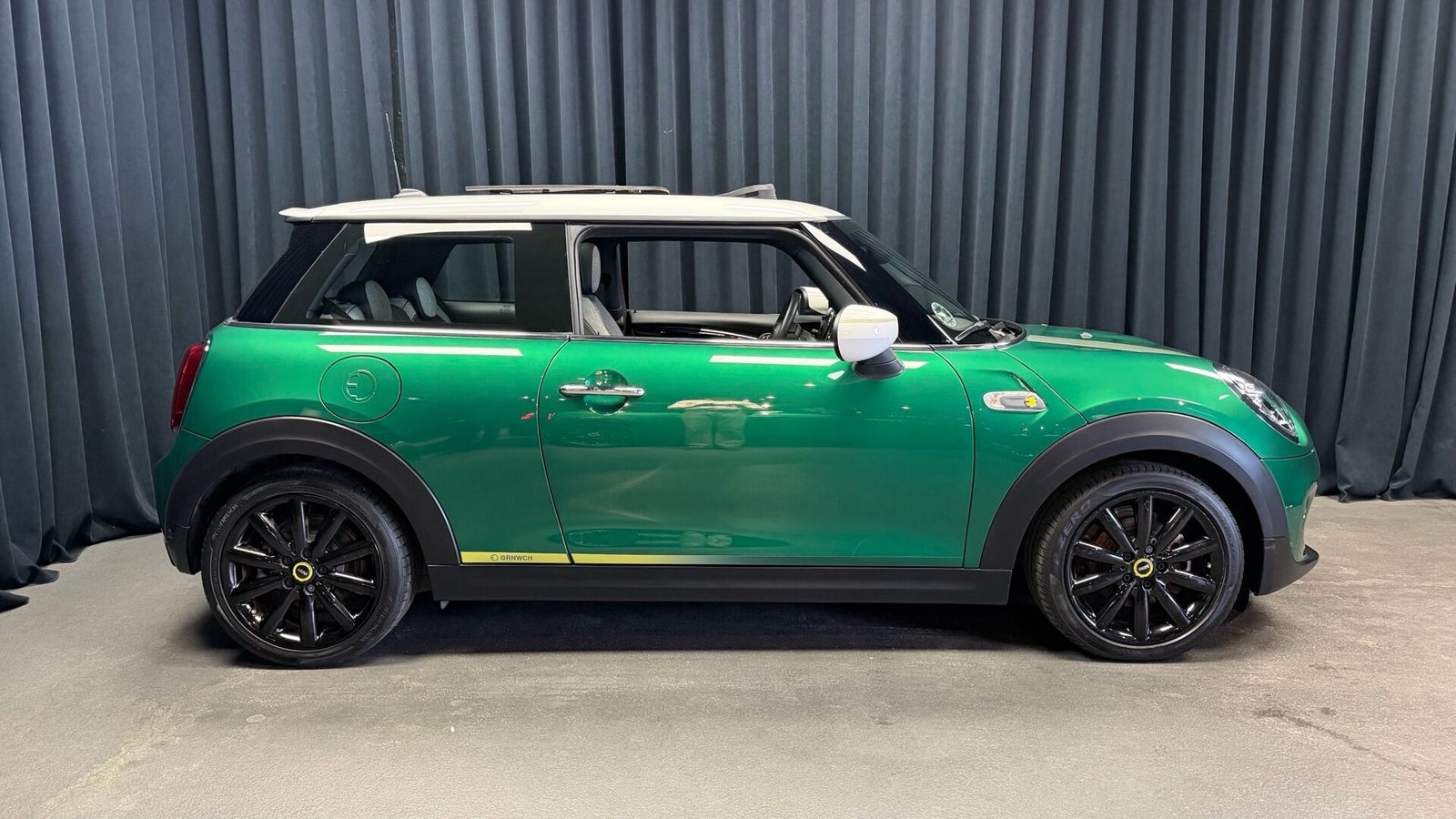 MINI Cooper SE Greenwich 3d