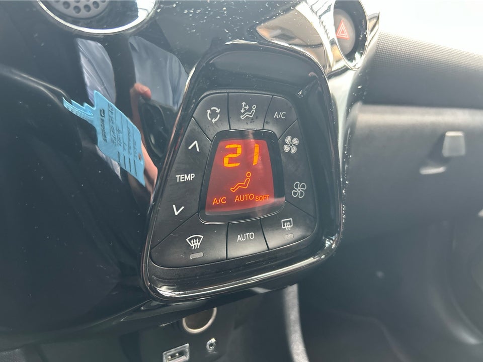 Citroën C1 1,0 VTi Shine 5d
