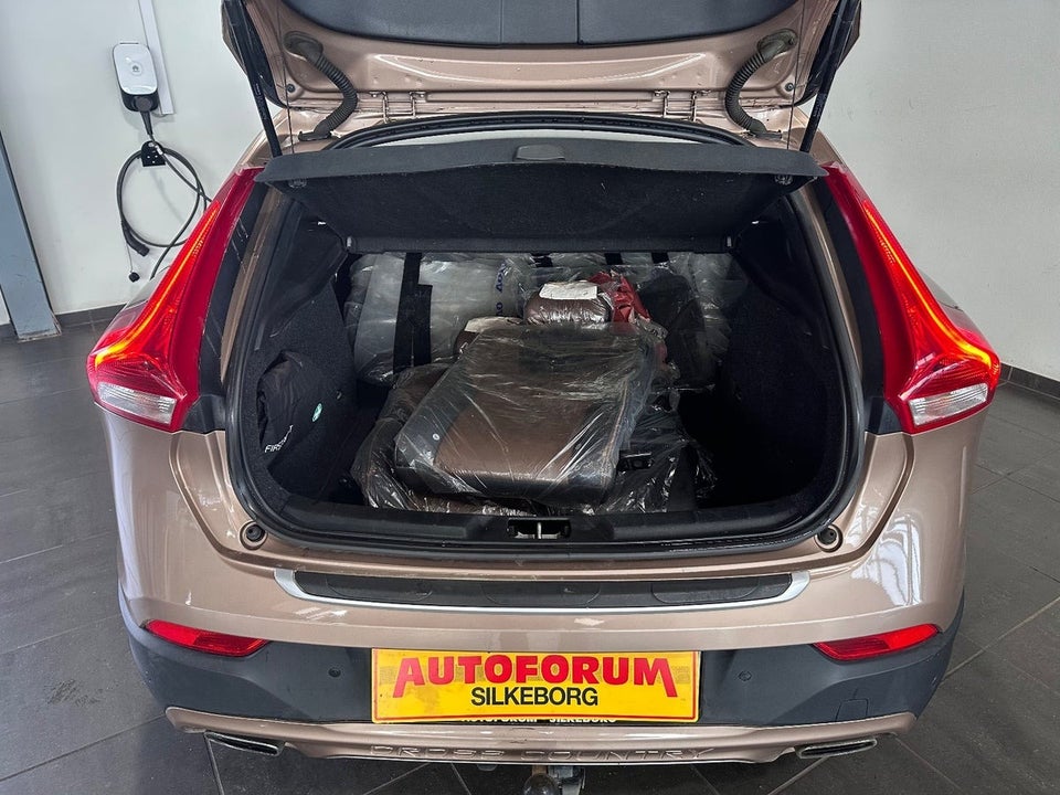 Volvo V40 2,0 D3 150 Momentum aut. Van 5d
